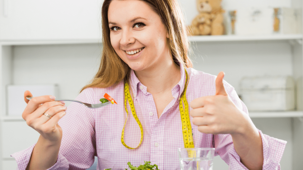 Vrouw die begrijpt wat er nodig is om haar leefstijl aan te passen en gewicht te verliezen